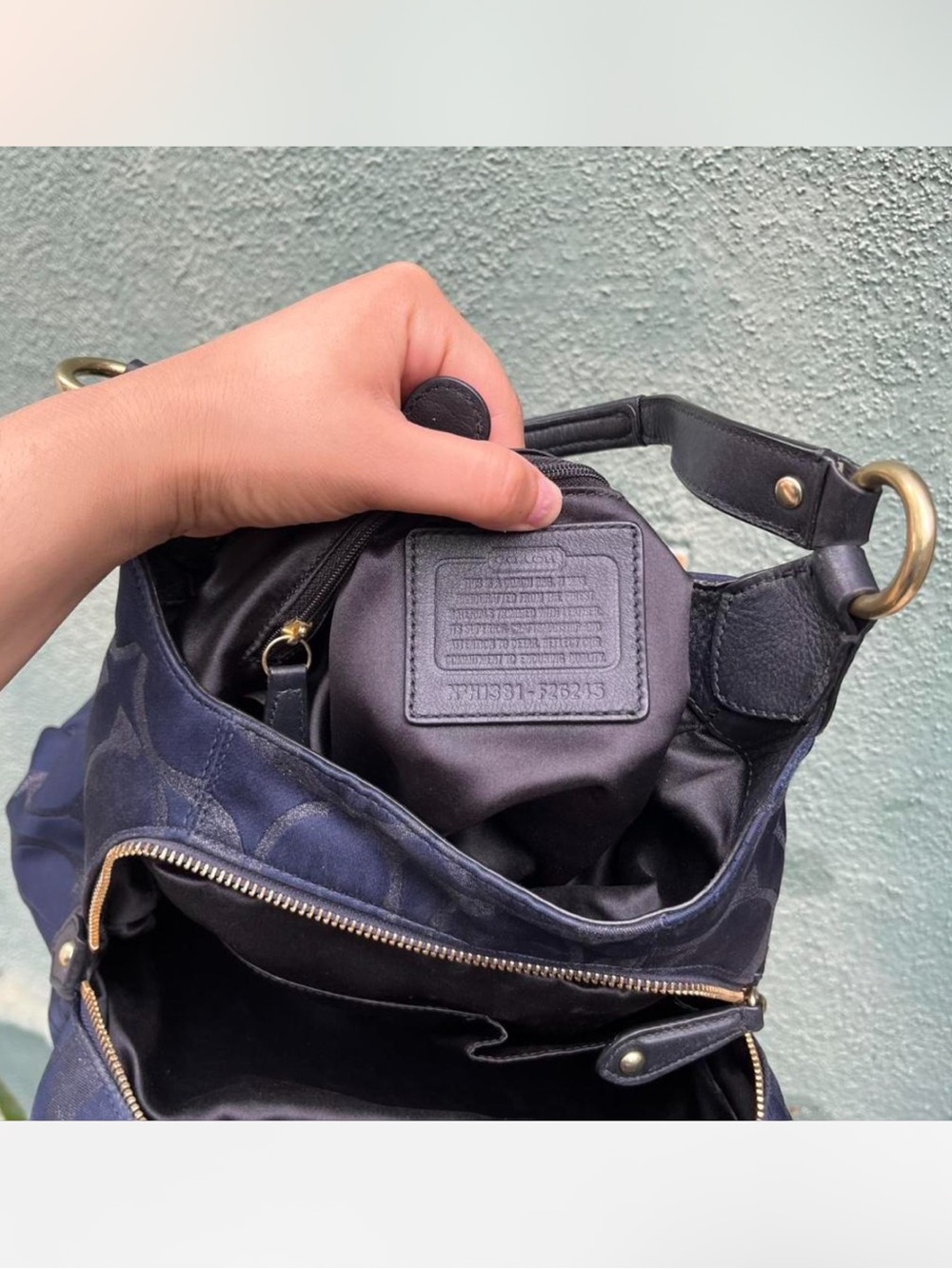 Vintage Y2K rare Navy and Black Signature Hobo Soho 3 Compartment Shoulder Bag - Picture 3 of 4